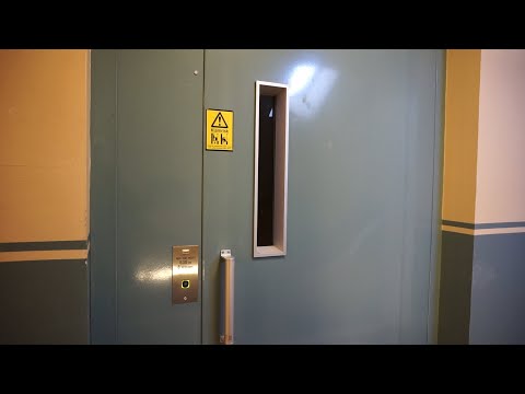 Nice motor! 1988 KONE traction elevator without inner doors @ Grev Turegatan 15, Stockholm, Sweden