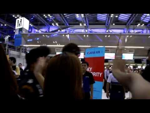 121125 SHINee [Minho&Key] at Suvarnabhumi Airport