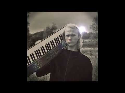 Sofus Wiene - Playground (Revealed Radio 196 - SaberZ)