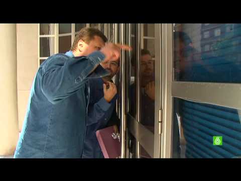 El follonero con el ruso ROFL en la sede del pp en Valencia