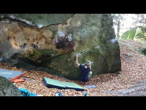 Cutiuța digitală (7C) - Sihla Bouldering