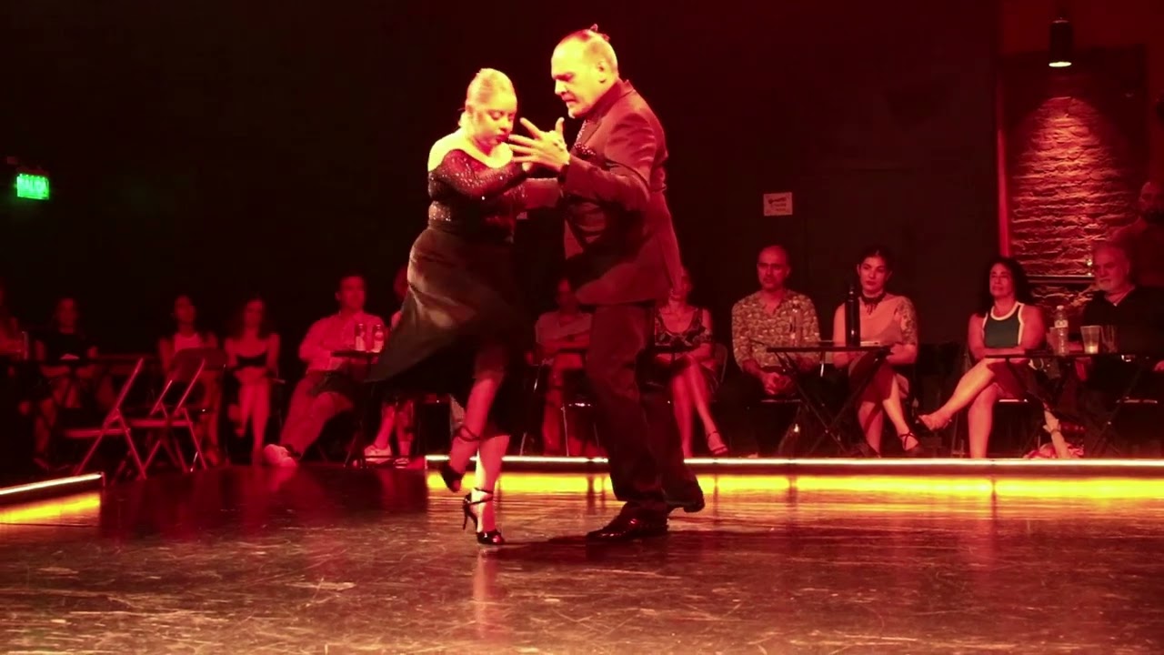 Video thumbnail for Pancho Martínez Pey y Carolina Couto - Un infierno - Caló y Podestá