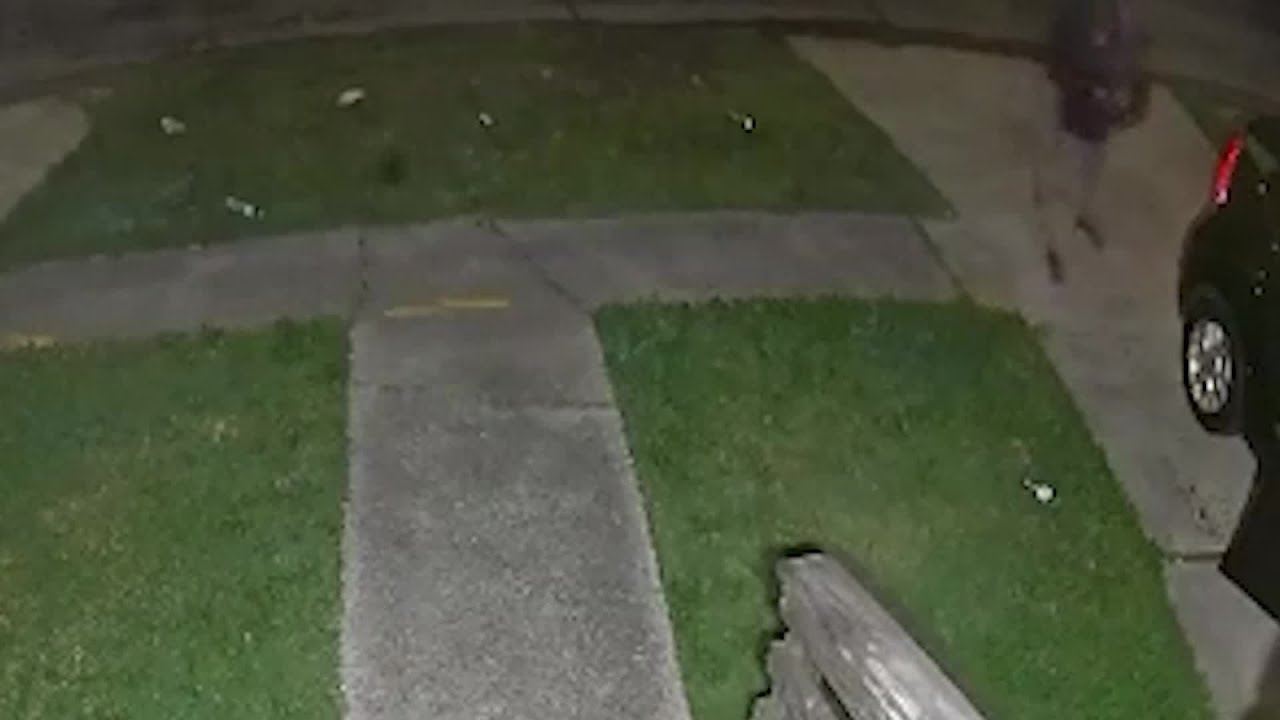 NOPD searching for attempted auto burglary suspects