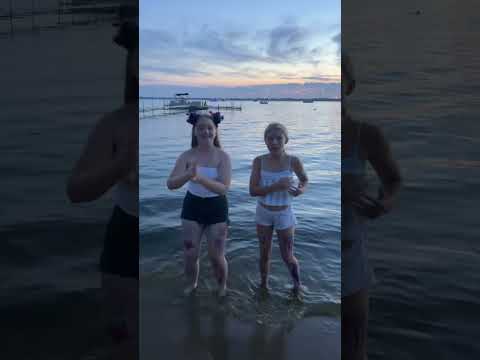 Doing a dance w/ twin #dance #dancedance