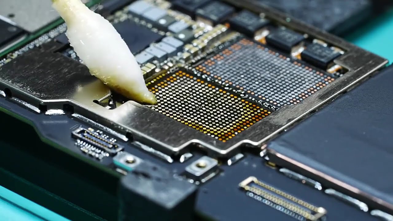 Apple iPad Air M4 hard drive upgraded from 128GB to 1TB