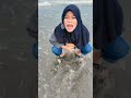 AINUN MAU E E K DIPANTAI Shorts