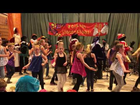 Stoomboot, cadeautje groep 5-7 intocht Limmen 2016