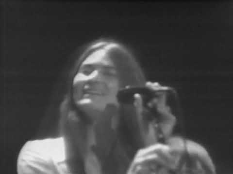 Grateful Dead - The Music Never Stopped - 4/27/1977 - Capitol Theatre