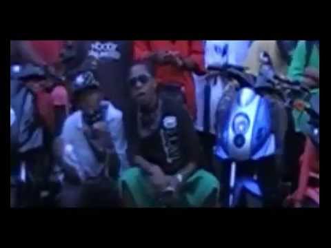 Lwazo & dayzel  Vini Push Up  Le Clip 