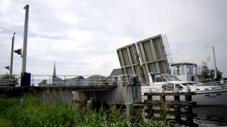 preview picture of video 'Brugopening Doesbrug Basculebrug/ Basculebridge Hoogmade'