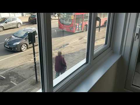 Refurbished 1 bedroom flat to rent in Edgware Town Centre, £1100 pcm