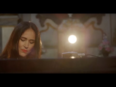 Bateau Rouge #4 - La Chica - "Sola" - Church session