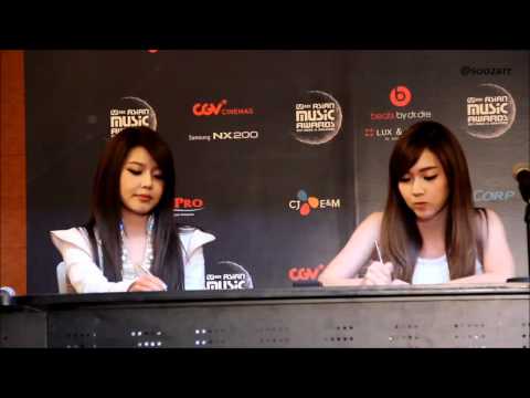 [HD] 111201 SNSD Sooyoung And Jessica Moment @ MAMA 2011
