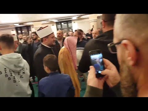 Momenti kur shejh Abdullah el Xhuheni hyn në Xhaminë Mati 1 -Prishtinë 🥀 28.09.2022