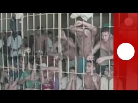 Pelea entre detenidos en una cárcel de Brasil -- imágenes violentas