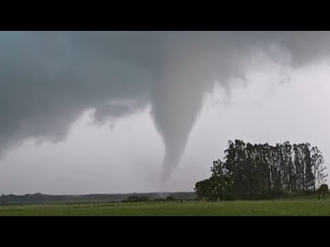 Um tornado foi registrado em  Encruzilhada do Sul, no Rio Grande do Sul 