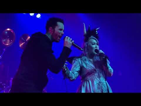 Kamelot and Noora Louhimo performing together in Arizona