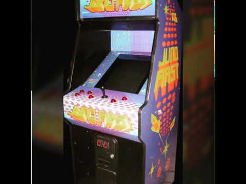 Juno First   (Konami 1982) shoot em up