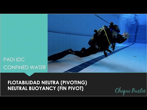 Flotabilidad neutra (Pivoting). Neutral buoyancy (Fin pivot).
