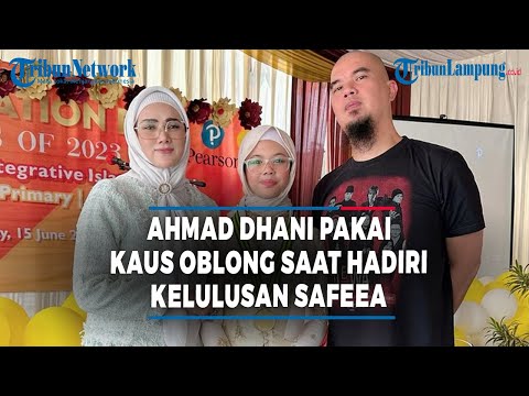 Ahmad Dhani Pakai Kaus Oblong Saat Hadiri Kelulusan Safeea Ahmad