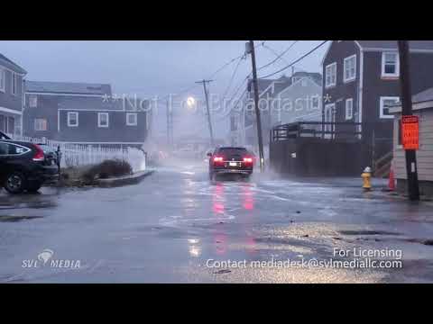 Scituate, Massachusetts - Peak Of Nor'Easter/Waves Spraying Over Houses - December 5th, 2020