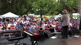 Robert Earl Keen &quot;The Front Porch Song&quot; Live at Musicians Corner