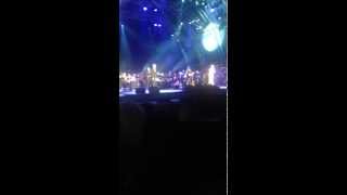 John Farnham + Olivia Newton John - Let me be there - live @ Sandalford, Margaret River, 4/4/15