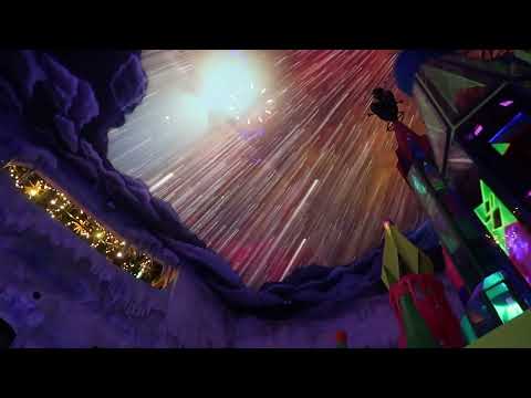 Matt King Showing the Wormhole in Eemia