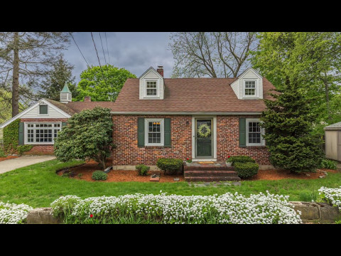 18 Avon St, Stoneham MA - Christina Hixon - Tel: 781-367-8584