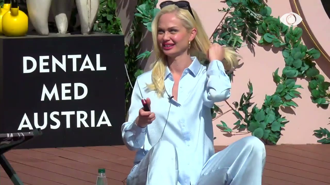 Së bashku në oborr, banorët krijojnë këngë