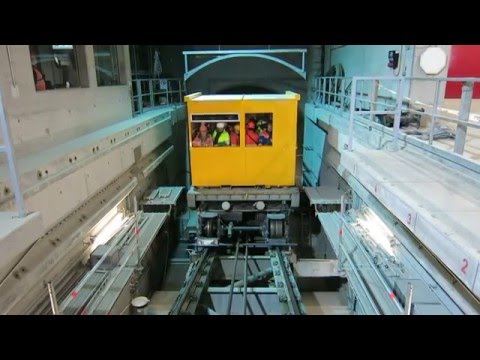 Standseilbahn Kraftwerk Linth-Limmern Wagen Abfahrt Bergstation Maschinenkaverne funicular 8783.03