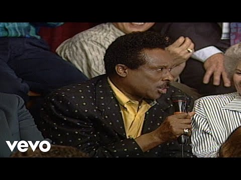 Bill & Gloria Gaither - Soon and Very Soon [Live] ft. Jessy Dixon