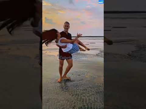 Oops Milind Soman beach पर रोमांस करते नजर आए