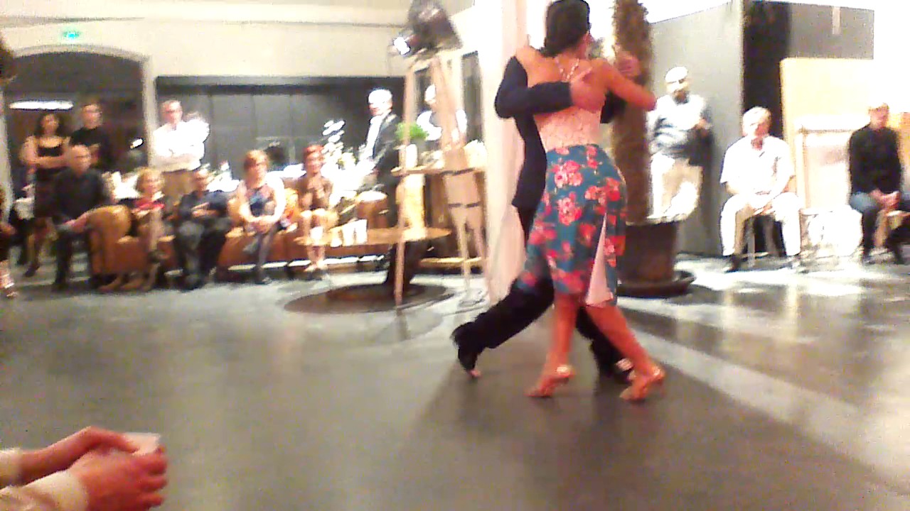 Adrian Luppi y Candela Ramos - Milonga "Emotion" à "l'Atelier - Colmar 1/4