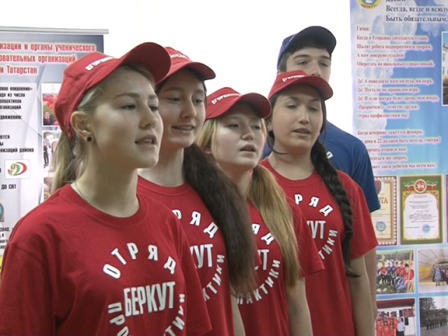 На смену пионерам