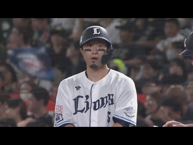 【8回裏】チャンスで貴重な一打!! ライオンズ・外崎修汰がダメ押しとなるタイムリーヒット!!  2024年9月18日 埼玉西武ライオンズ 対 オリックス・バファローズ