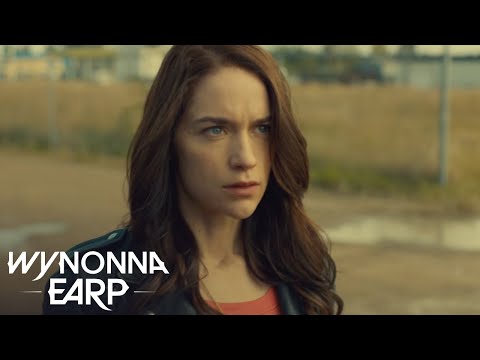 afbeelding WYNONNA EARP | Remembering Dolls | SYFY