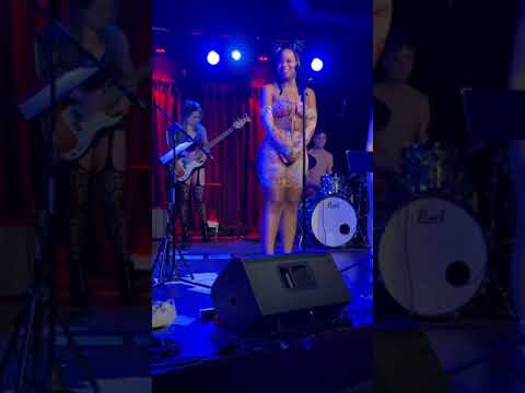 Tamika Lawrence and The Skivvies - Barracuda (Heart)