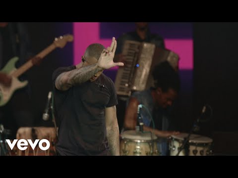 Léo Santana - Bumbum No Paredão (Ao Vivo)