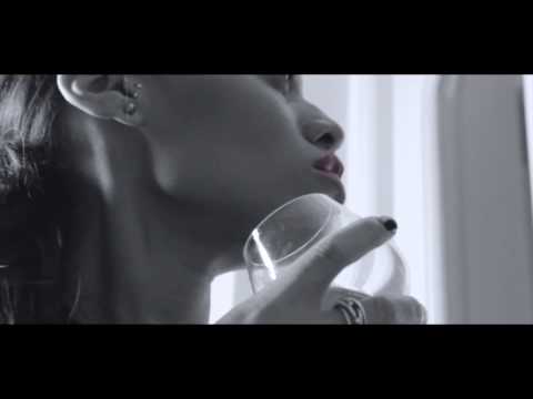 SNDTRKK - AMOUR (OFFICIAL MUSIC VIDEO)