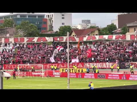 CE ATMOSFERA LA DINAMO - U CLUJ! TOT STADIONUL CANTA CU O ORA INAINTE DE MECI!