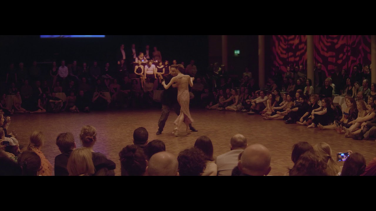 Chicho Mariano Frumboli y Adelma Rago bailan "Silueta porteña" por Canaro en Basel