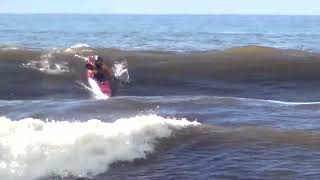 preview picture of video 'Sea Kayak surf.'