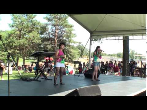 Tsis Xav Tso Performed By Shoua Vang and Youa Lee