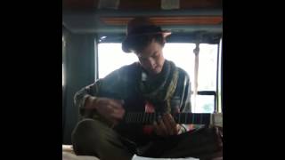 Plenty of girls in the sea - MGMT (acoustic resonator cover)