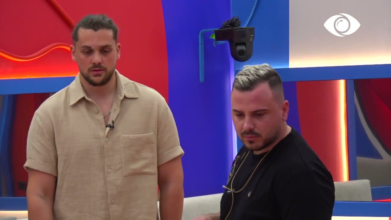 I ke thënë shtyllë betoni/ Luizi 'fut' në sherr Ronaldon dhe Gertin