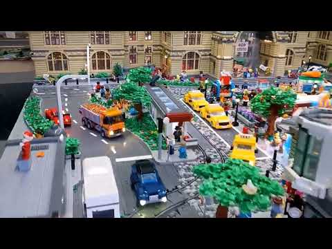 Hashtags:#DIY #CardboardHouse #SchoolProject #crafting Title:Do-it-yourself | 👍🤝🚞Creating a Stunning