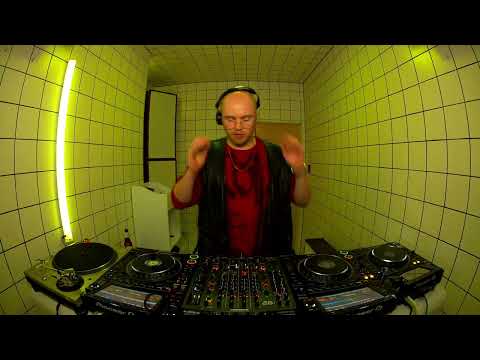 Bruce | HÖR - Mar 15 / 2023