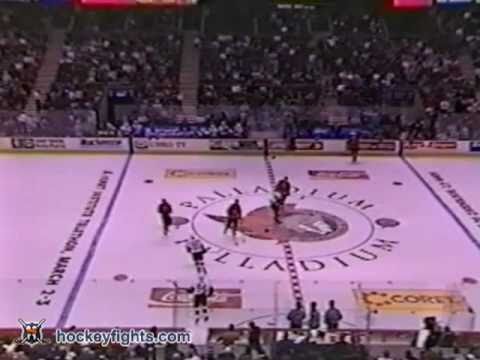 Randy McKay vs Dennis Vial
