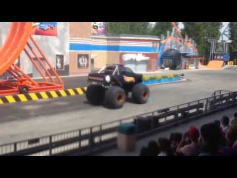 Mirabilandia: GROSSO GUAIO A STUNT CITY